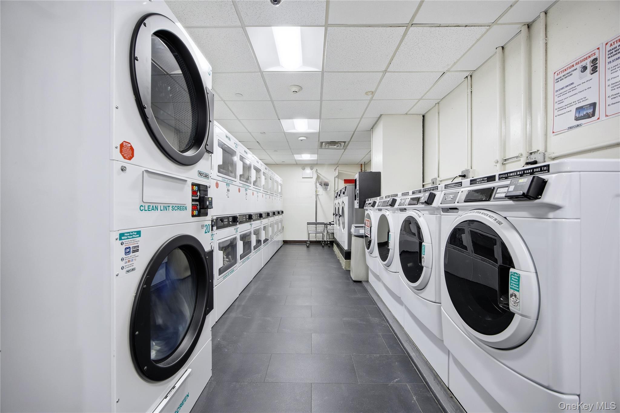 #20 photo, 330 E 38th Street, New York (Manhattan) , NY 10016