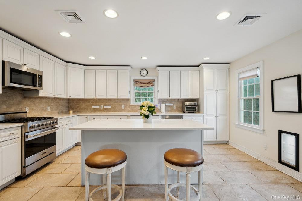 #13 photo, 47 Syosset Circle, Syosset , NY 11791