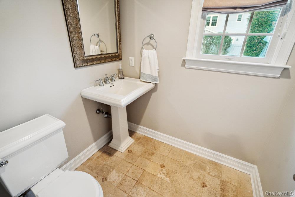 #18 photo, 47 Syosset Circle, Syosset , NY 11791