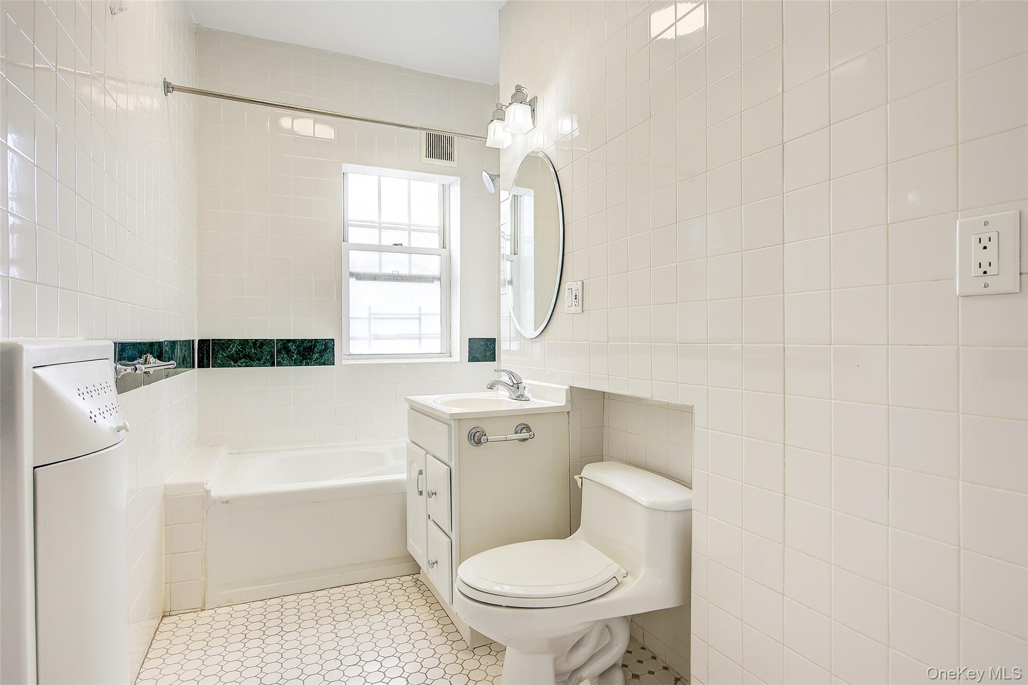 #20 photo, 77-14 113th Street, Forest Hills , NY 11375