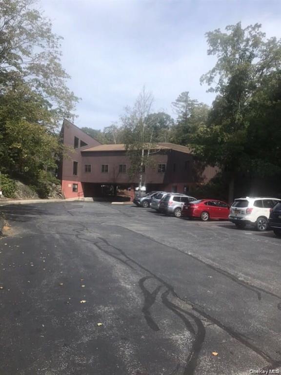 #1 photo, 7 Pine Woods Road, Hyde Park , NY 12538