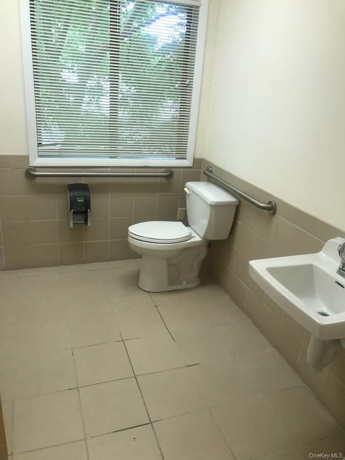 #10 photo, 7 Pine Woods Road, Hyde Park , NY 12538