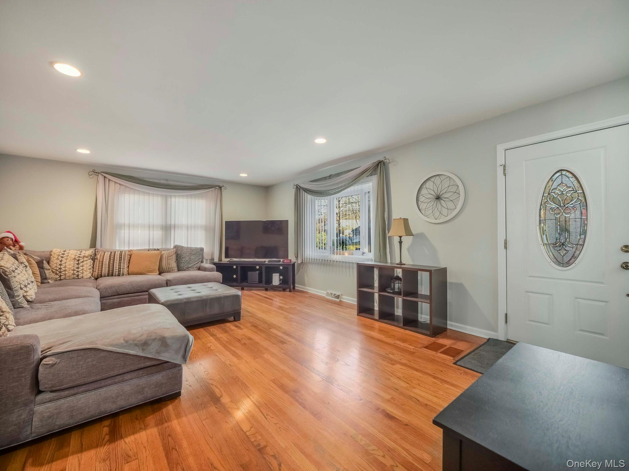 #5 photo, 19 Hillside Avenue, Suffern , NY 10901