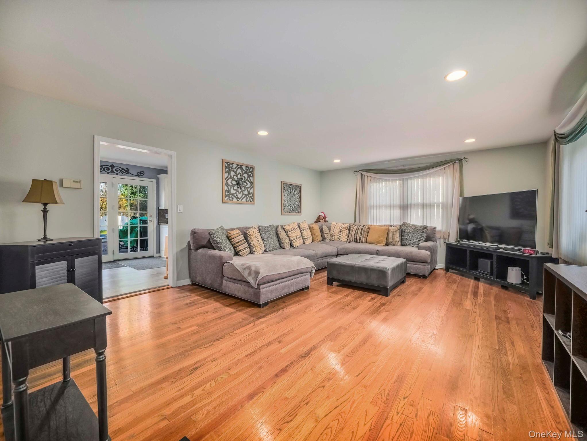 #6 photo, 19 Hillside Avenue, Suffern , NY 10901