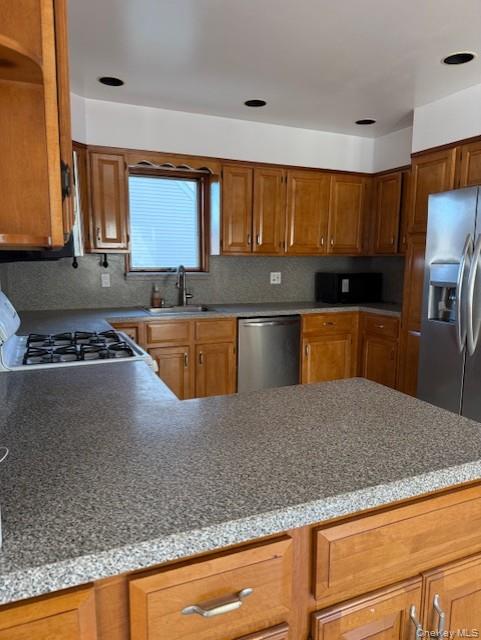 #4 photo, 60 Cloverdale Avenue, White Plains , NY 10603