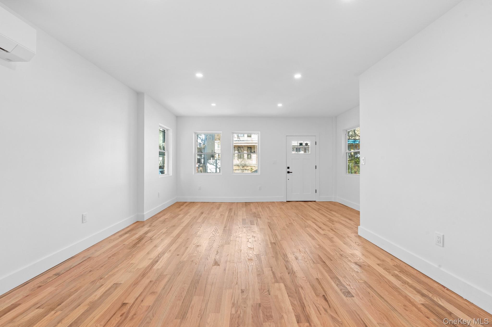 #4 photo, 7612 85th Drive, Woodhaven , NY 11421