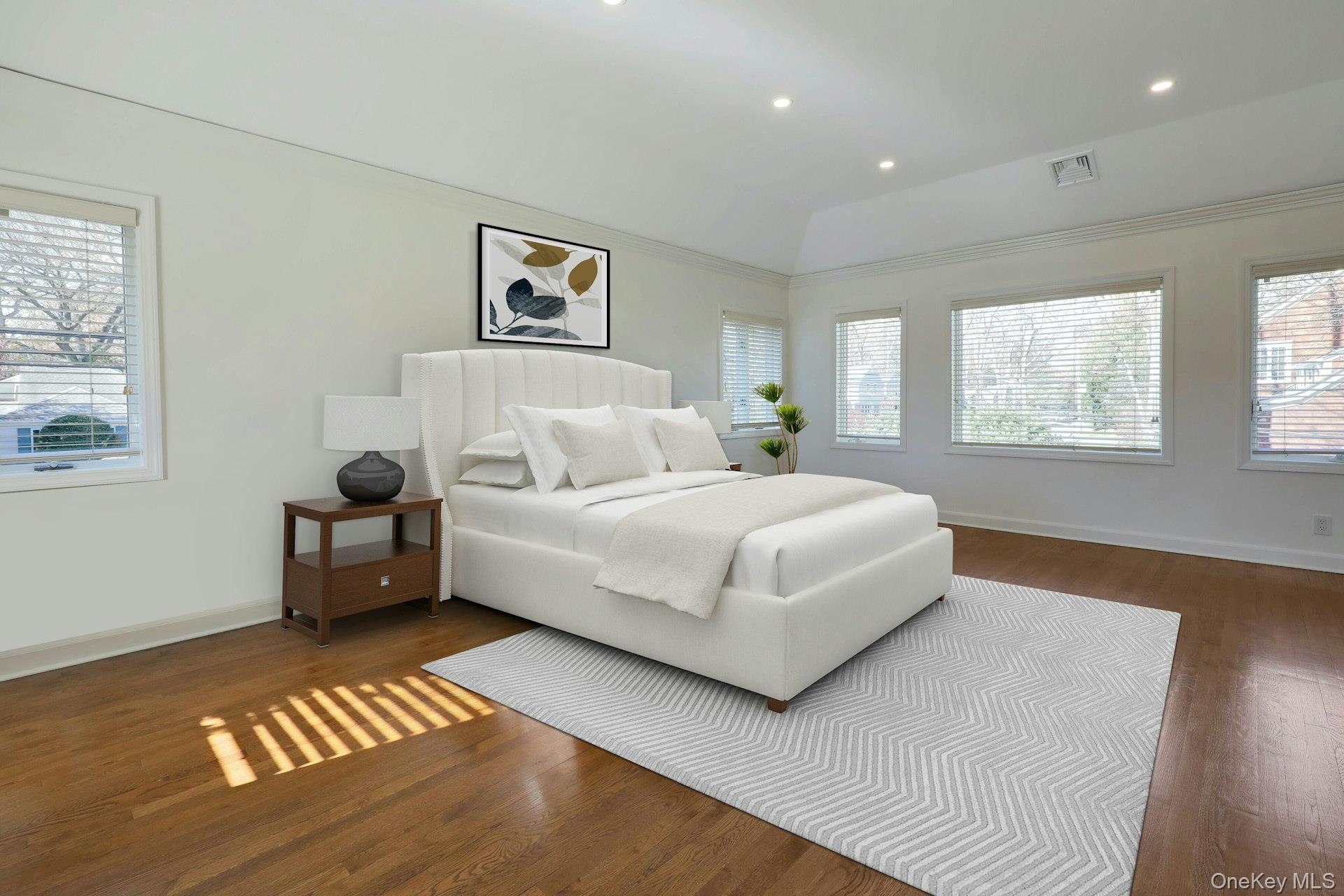 #11 photo, 81 Round Hill Road, East Hills , NY 11577