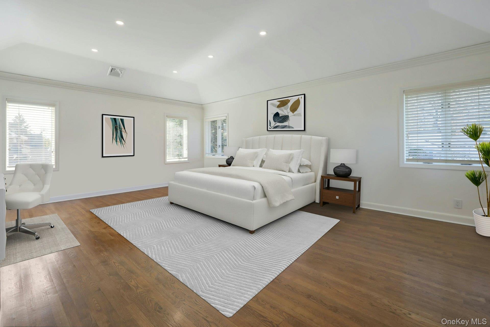 #12 photo, 81 Round Hill Road, East Hills , NY 11577