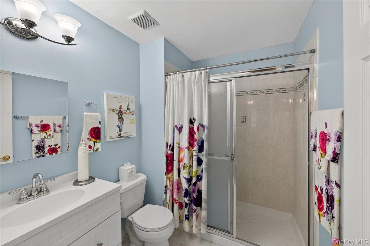 #17 photo, 41 Golden Spruce Drive, Calverton , NY 11933