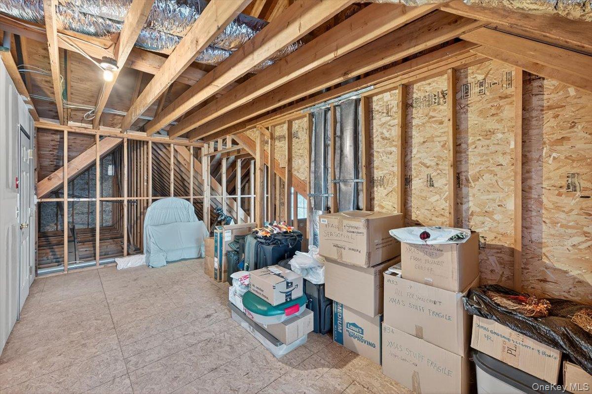 #19 photo, 41 Golden Spruce Drive, Calverton , NY 11933