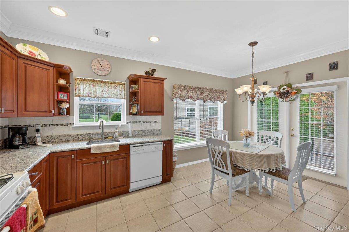 #7 photo, 41 Golden Spruce Drive, Calverton , NY 11933