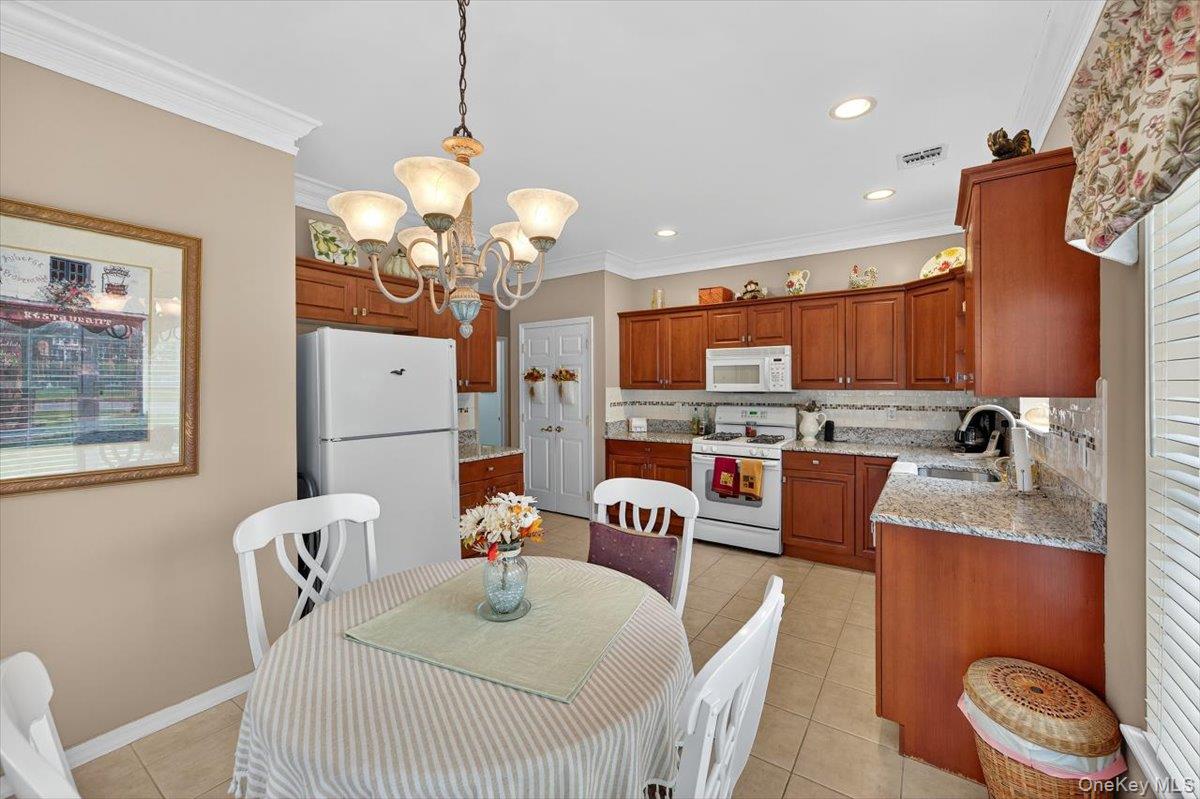 #8 photo, 41 Golden Spruce Drive, Calverton , NY 11933