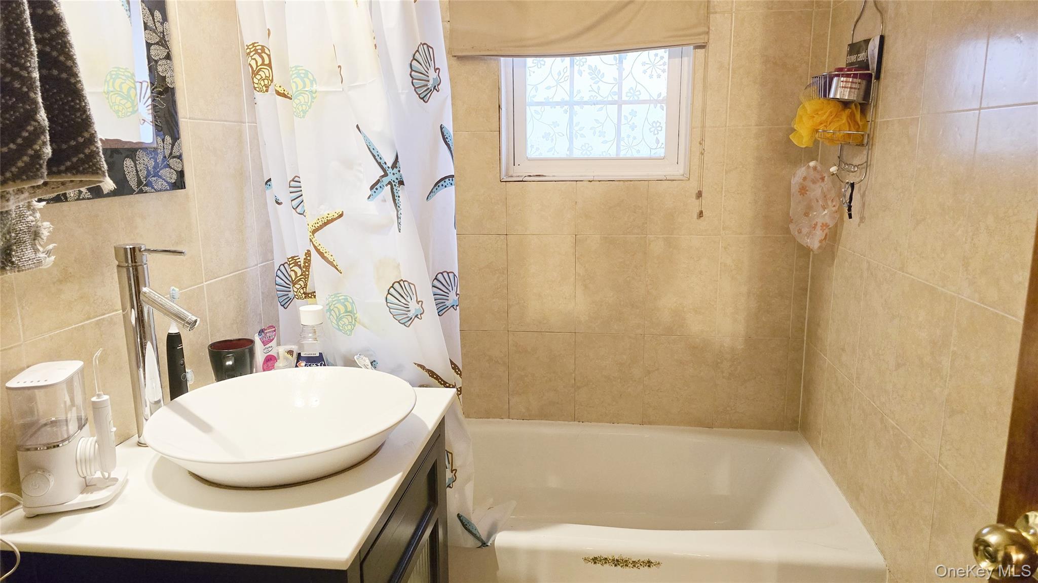 #8 photo, 48-37 192nd Street, Fresh Meadows , NY 11365