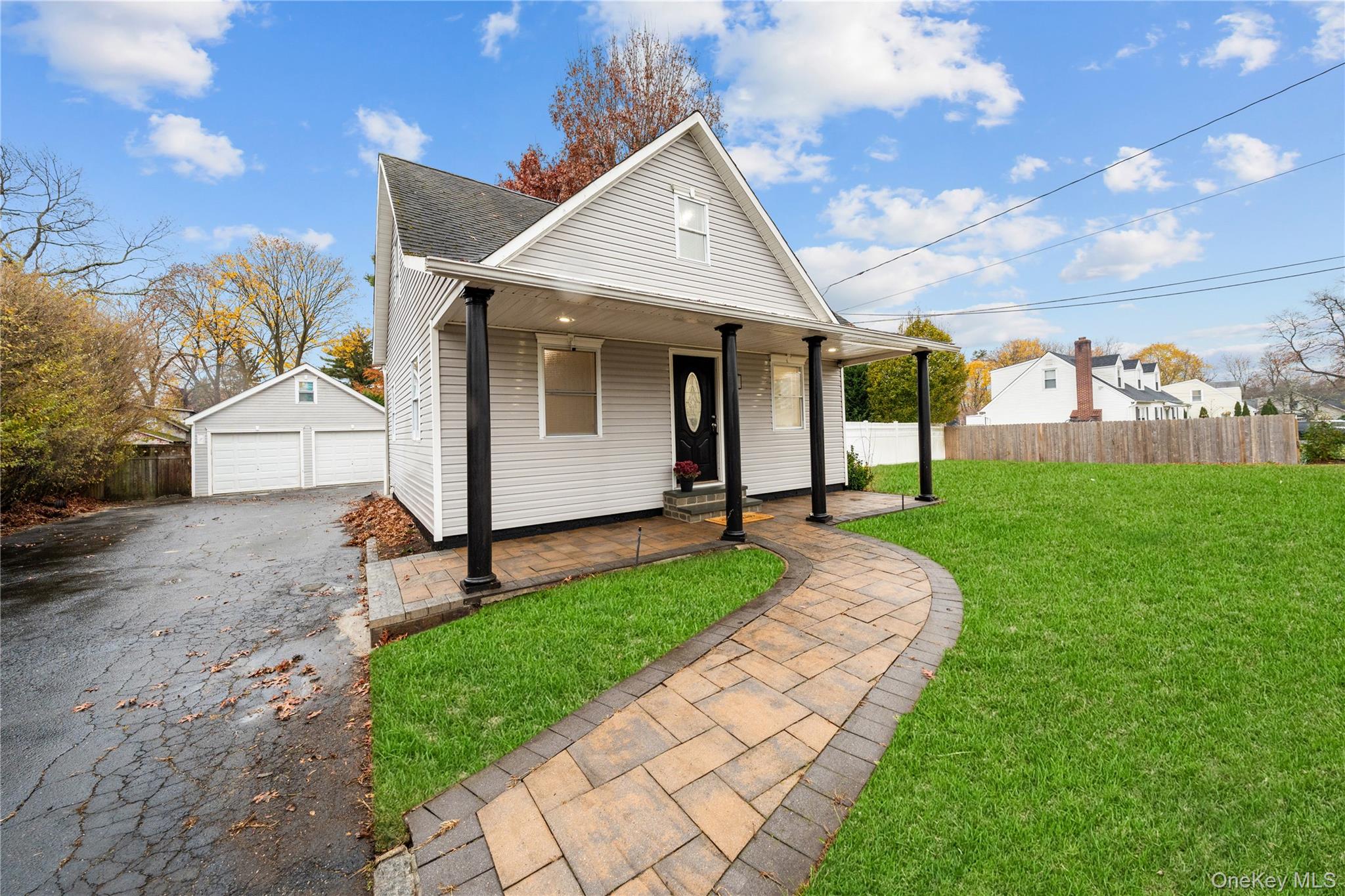 #4 photo, 36 W 19th Street, Huntington Station , NY 11746