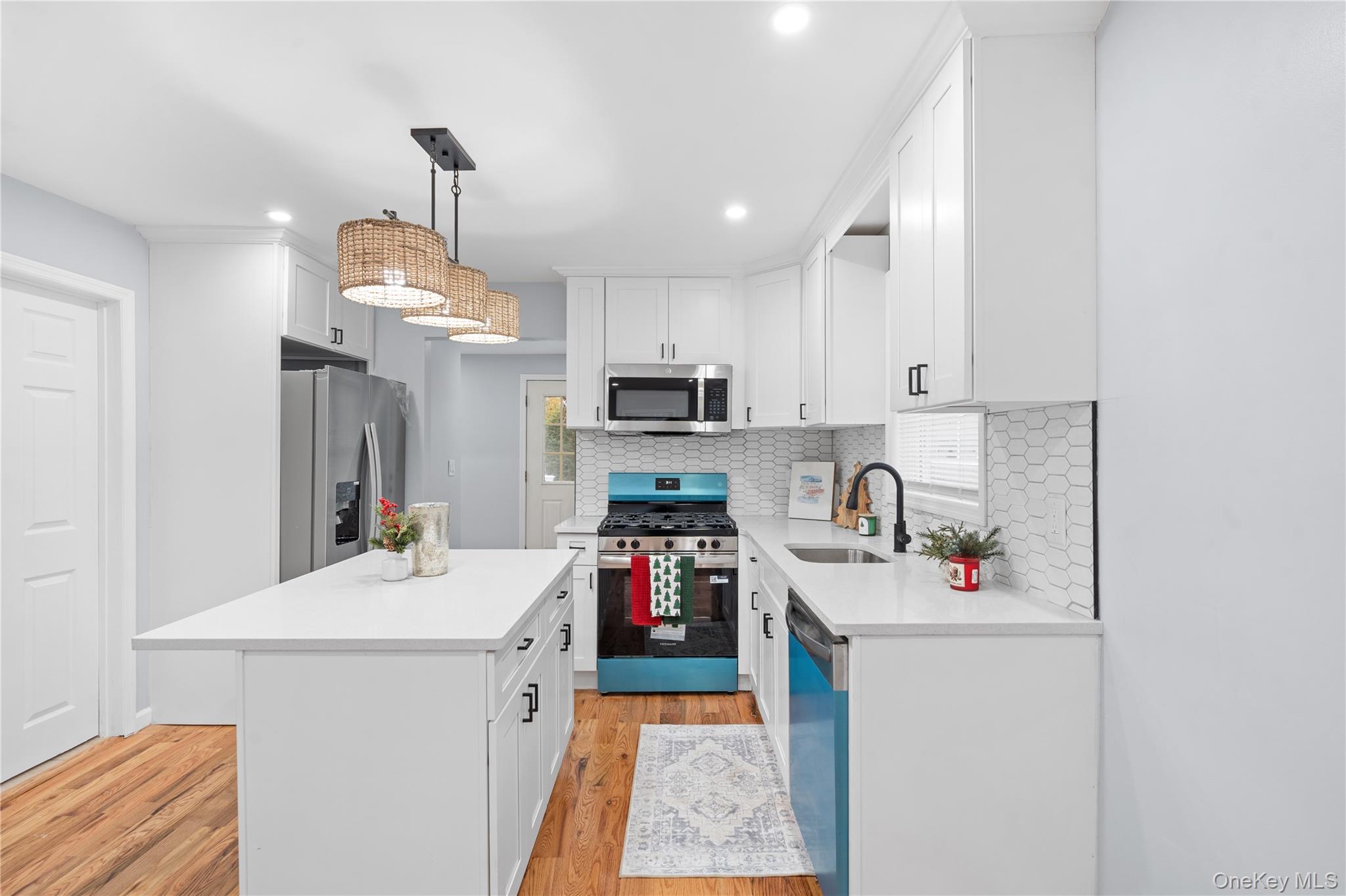 #6 photo, 36 W 19th Street, Huntington Station , NY 11746