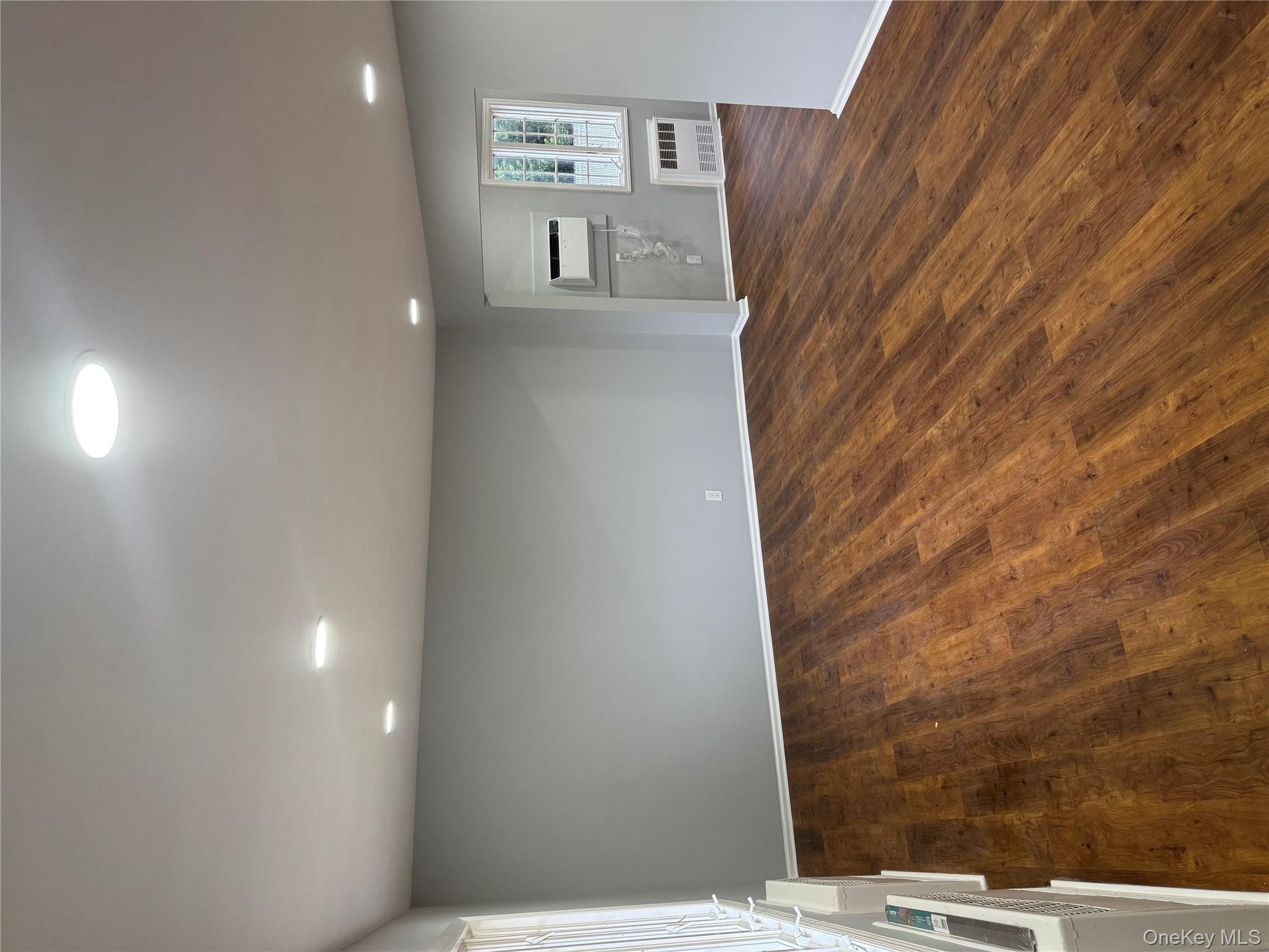 #8 photo, 1536 5th Street, West Babylon , NY 11704