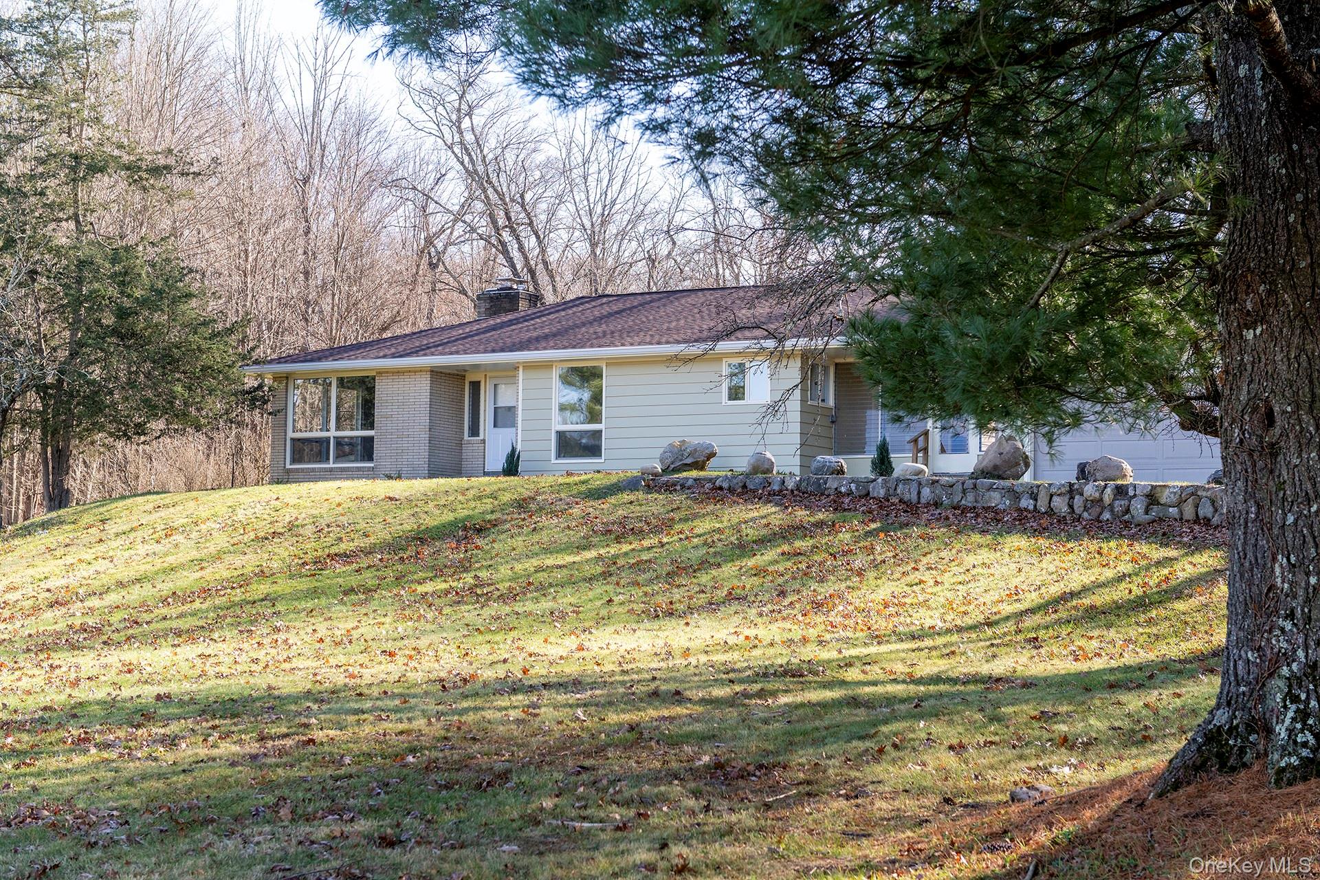 #1 photo, 58 On The Green, Verbank , NY 12585