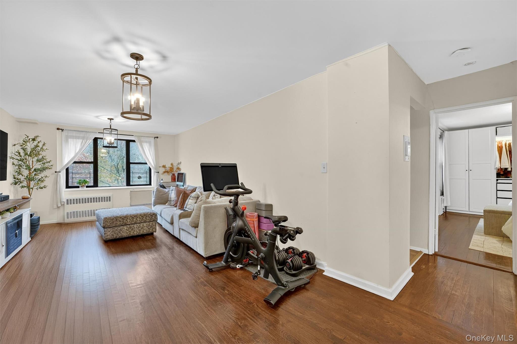 #10 photo, 6495 Broadway, Bronx , NY 10471