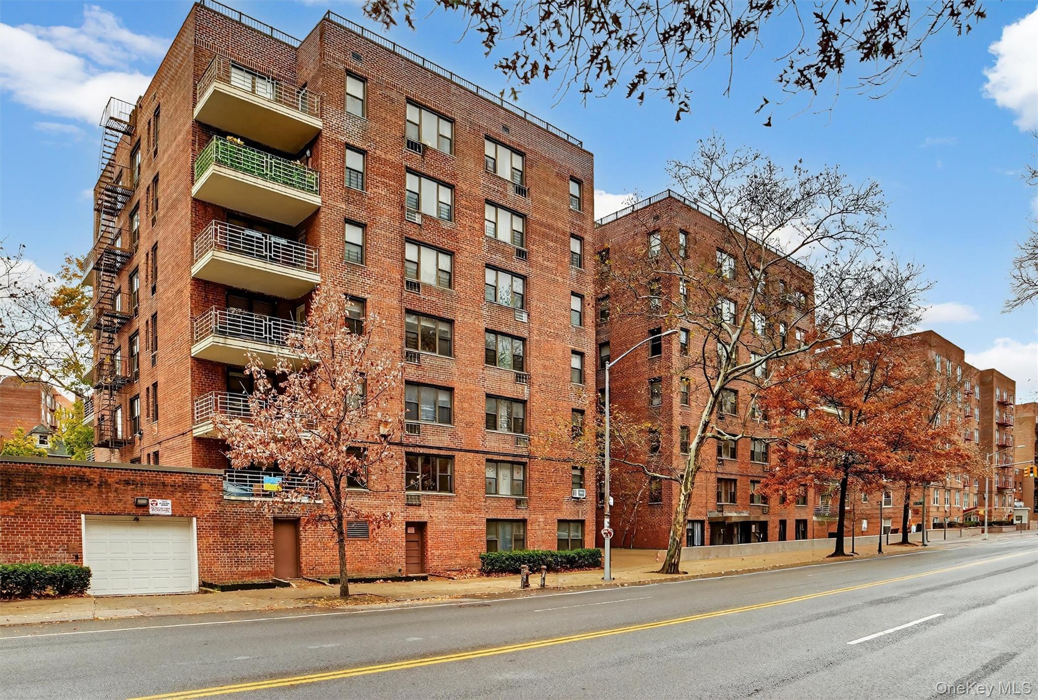 #4 photo, 6495 Broadway, Bronx , NY 10471