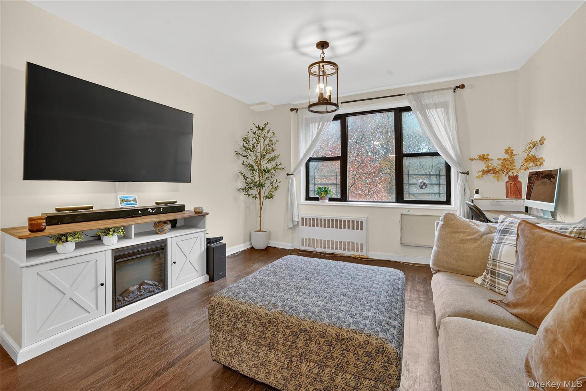 #9 photo, 6495 Broadway, Bronx , NY 10471