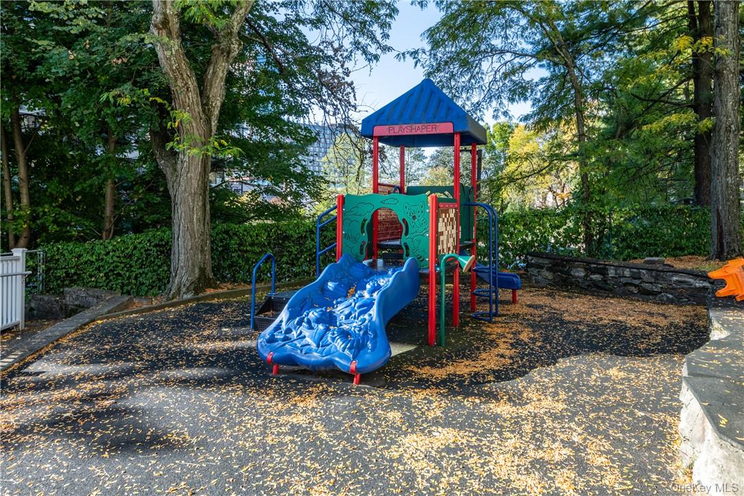 #2 photo, 37 Hillside Terrace, White Plains , NY 10601