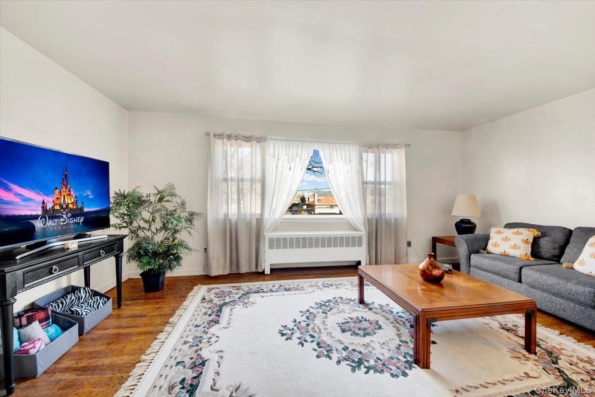 #4 photo, 1235 Crosby Avenue, Bronx , NY 10461