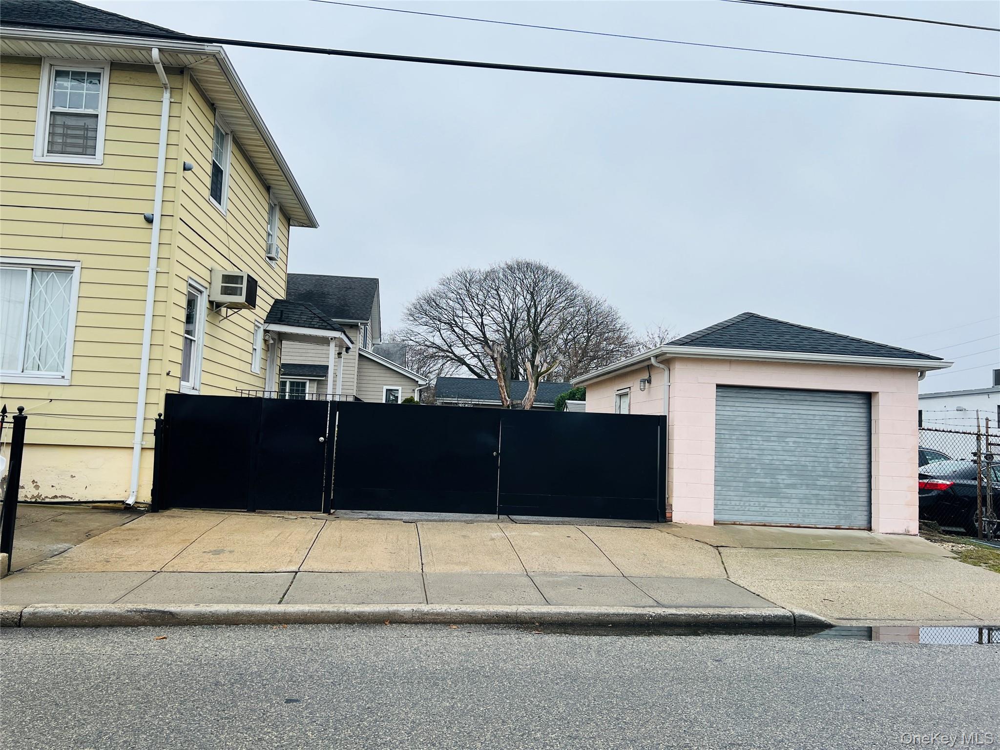 #6 photo, 83 Roger Avenue, Hempstead , NY 11096