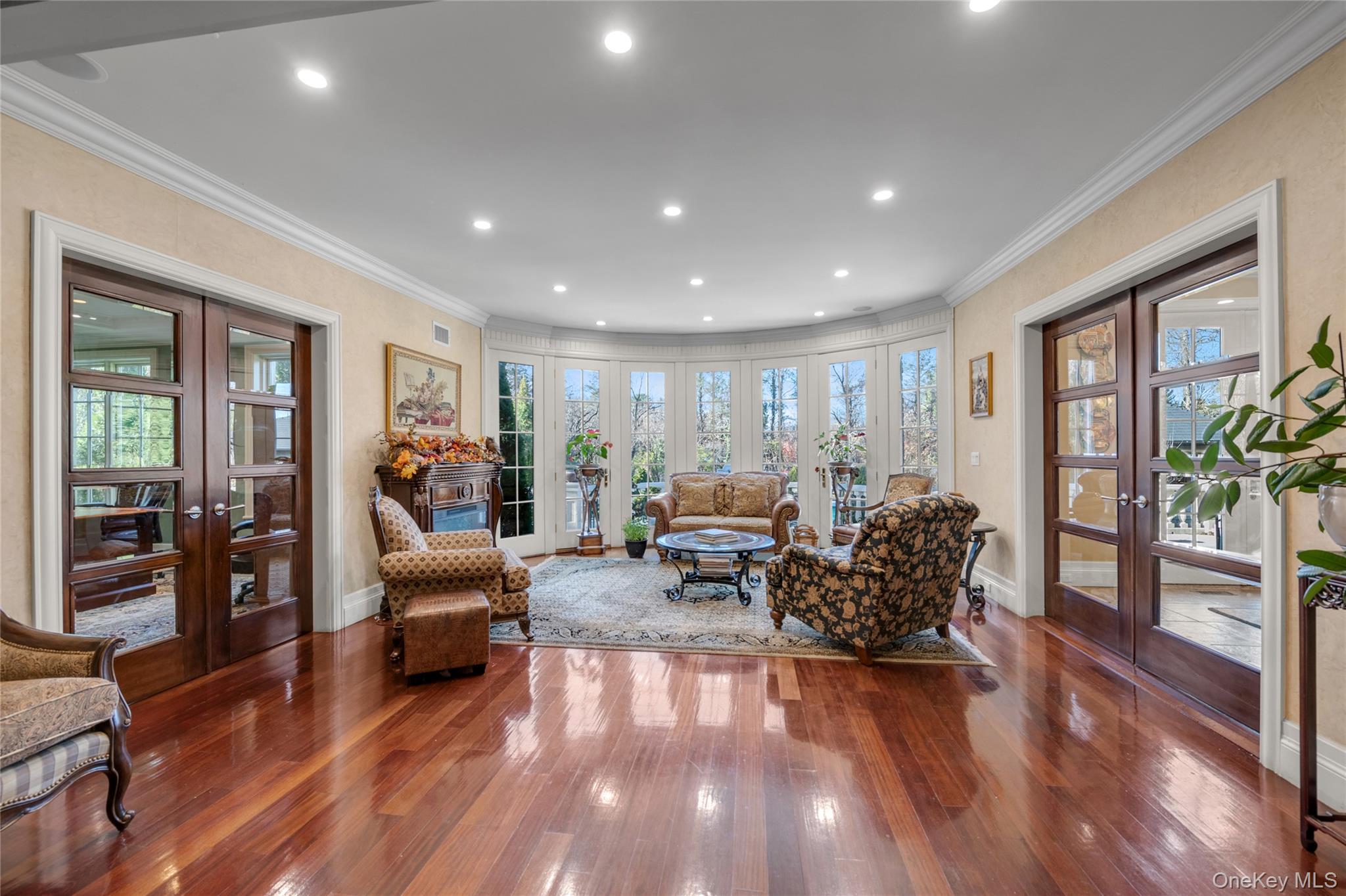 #20 photo, 109 Wheatley Road, Brookville , NY 11545