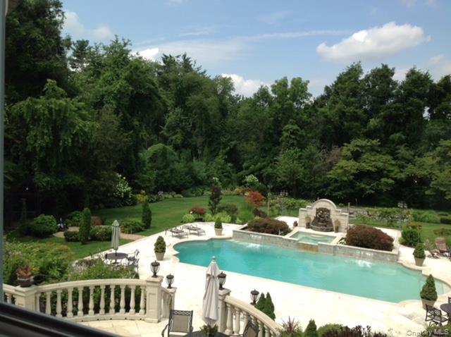 #7 photo, 109 Wheatley Road, Brookville , NY 11545