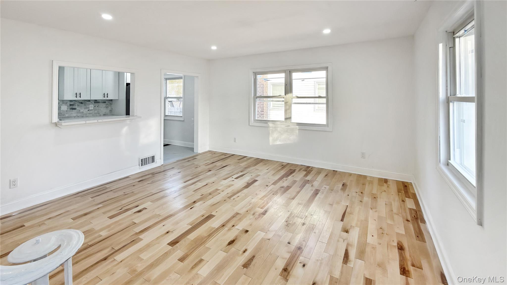 #11 photo, 15 Circle Drive, Hempstead , NY 11550