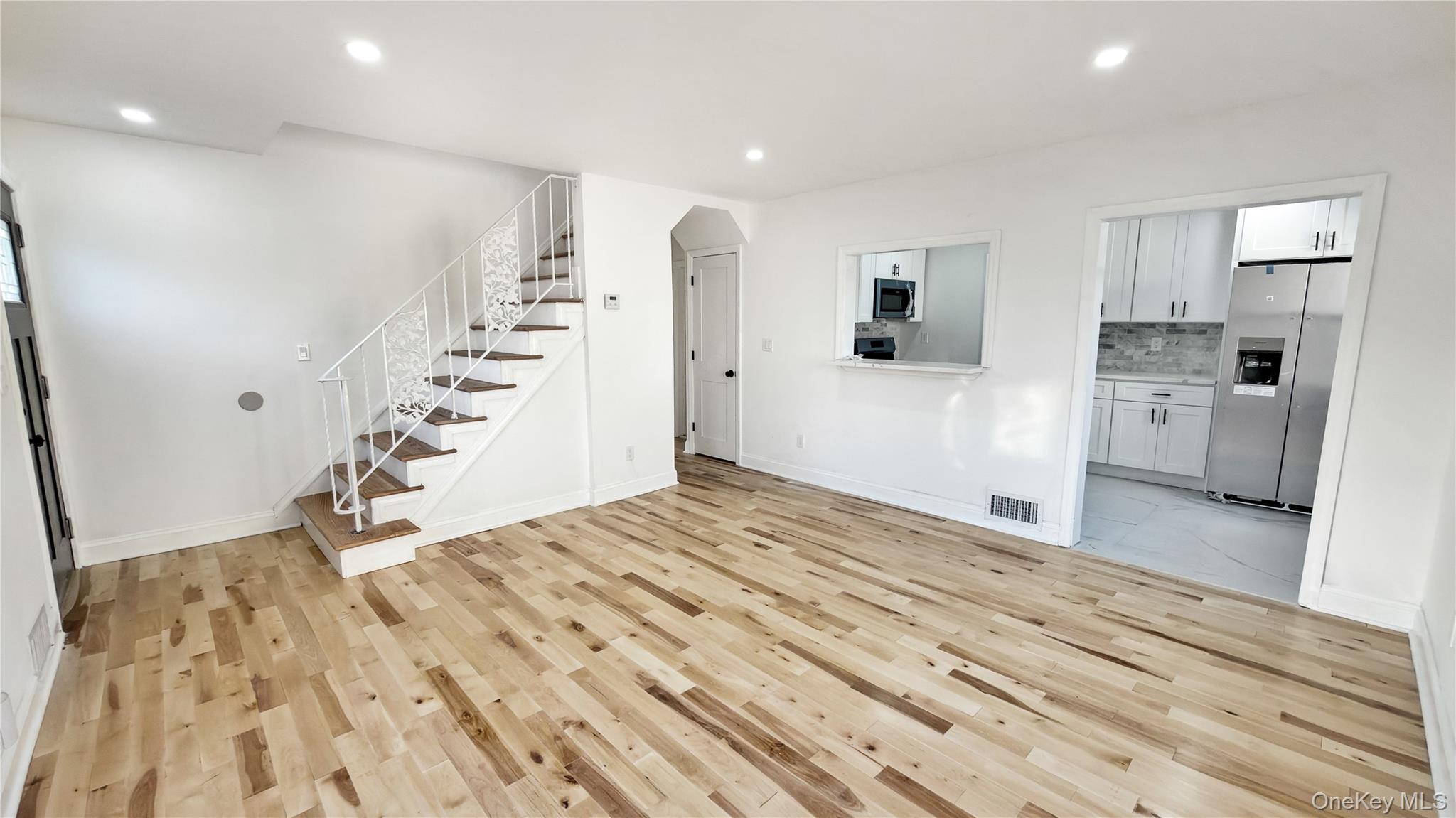 #12 photo, 15 Circle Drive, Hempstead , NY 11550