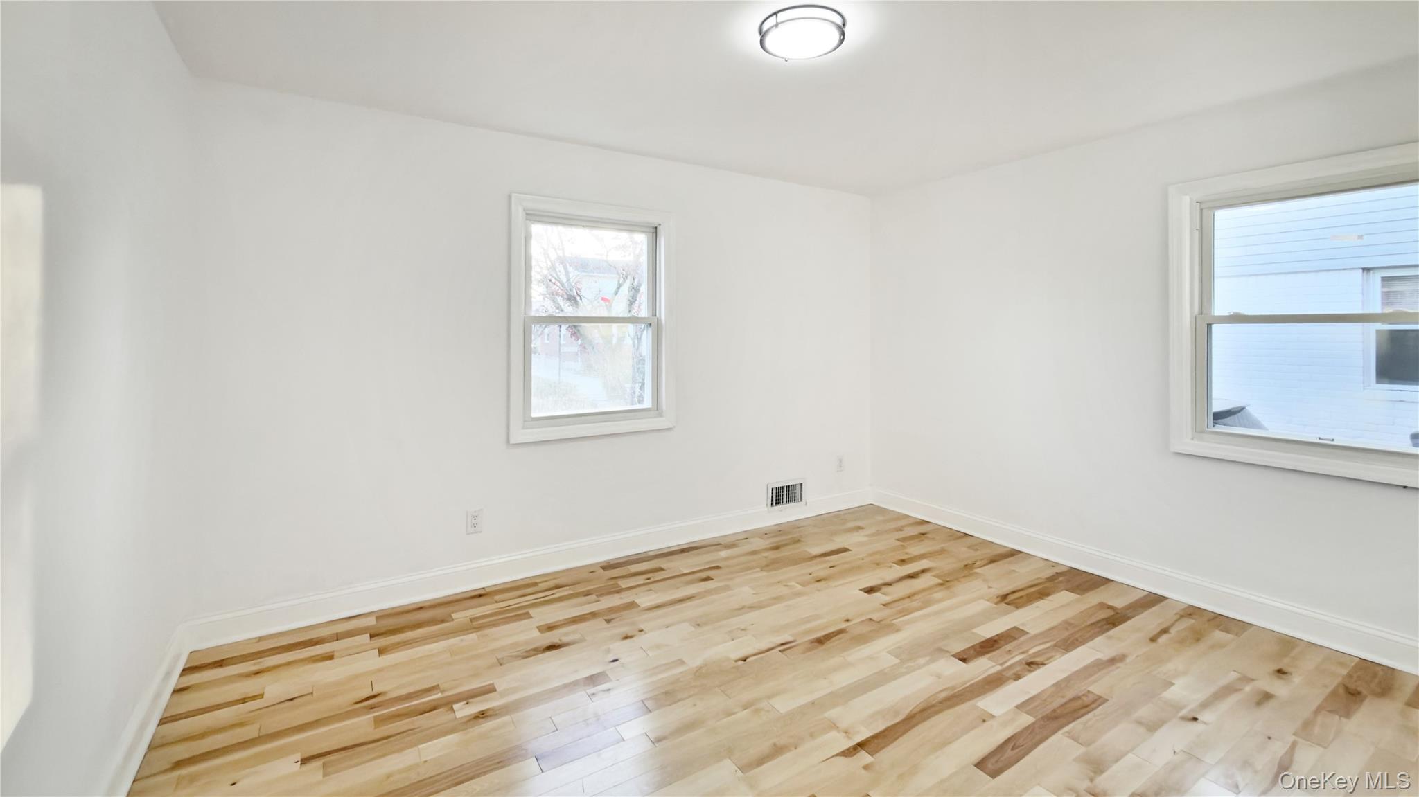 #19 photo, 15 Circle Drive, Hempstead , NY 11550