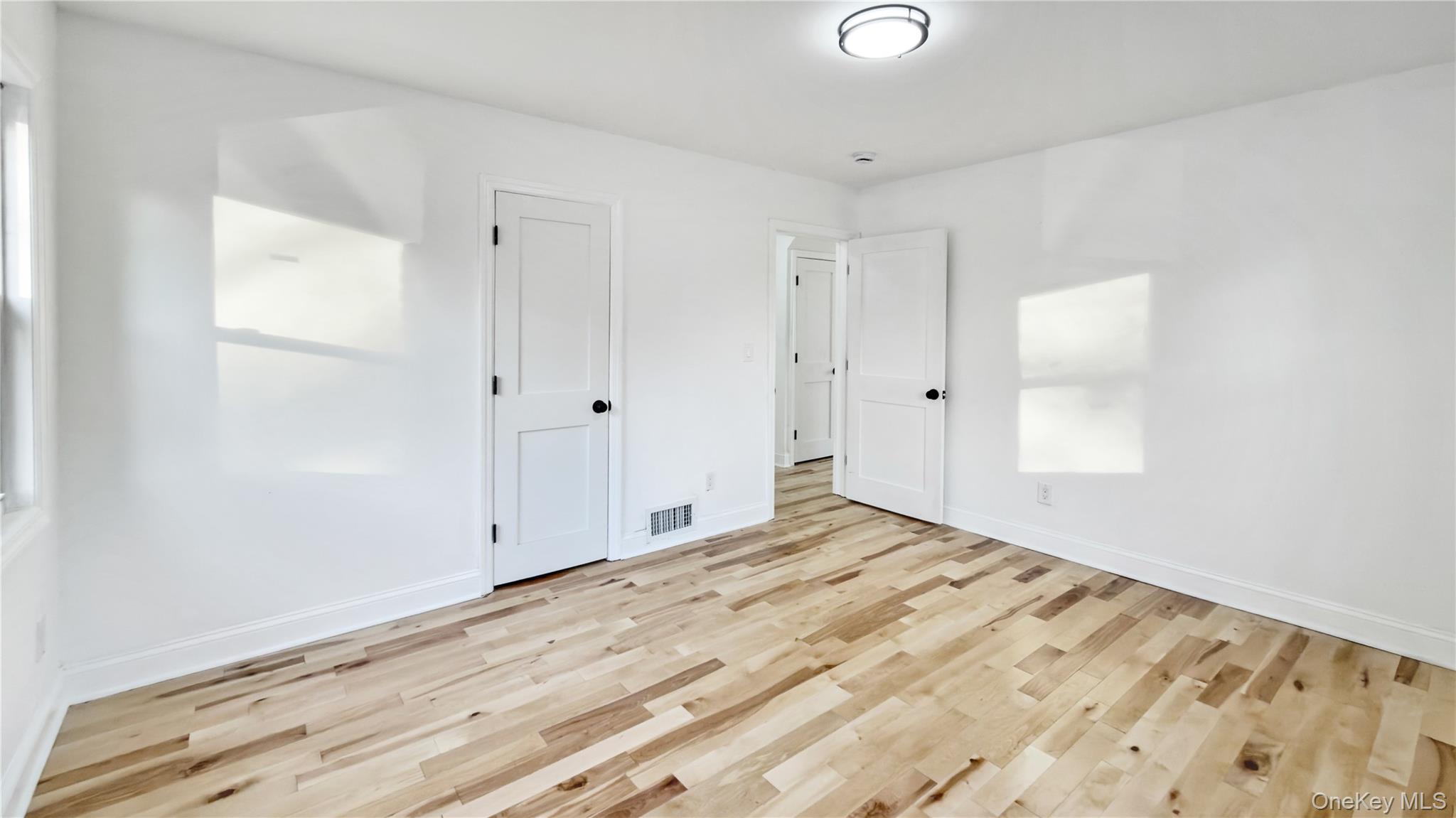 #20 photo, 15 Circle Drive, Hempstead , NY 11550