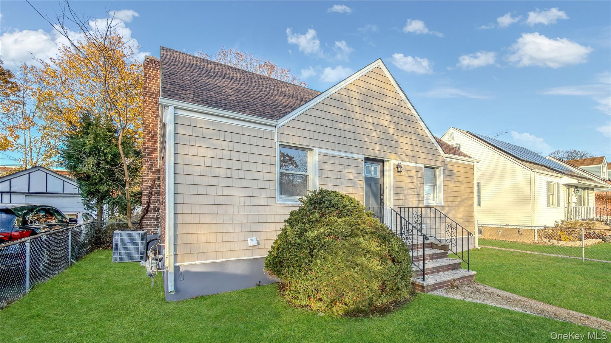 #3 photo, 15 Circle Drive, Hempstead , NY 11550