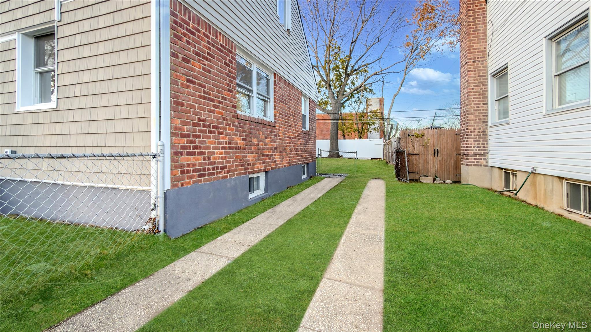 #7 photo, 15 Circle Drive, Hempstead , NY 11550