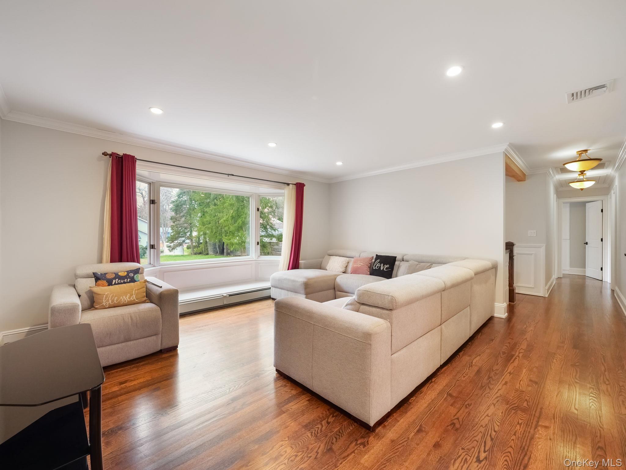 #11 photo, 168 N Lincoln Street, Pearl River , NY 10965