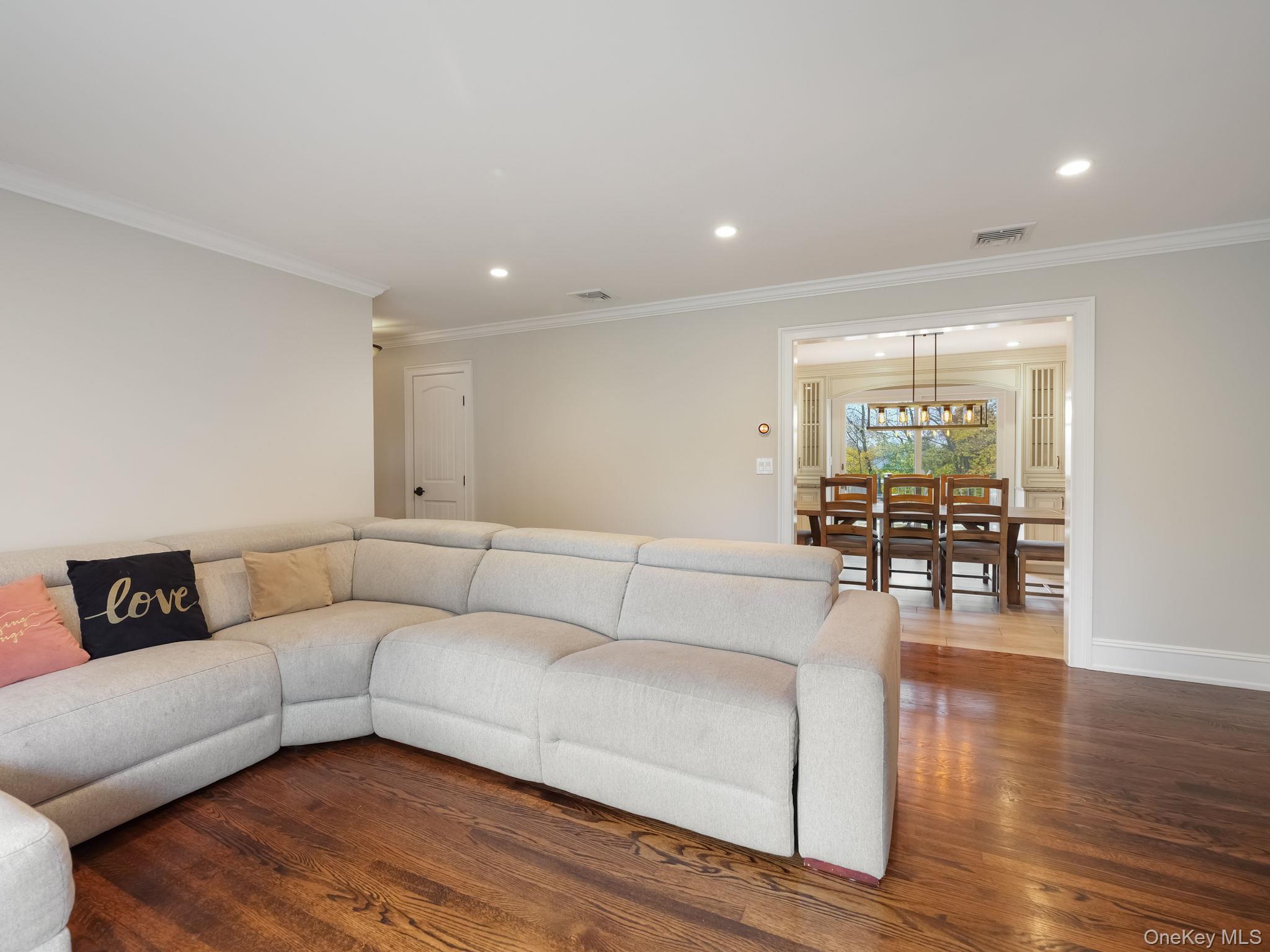 #12 photo, 168 N Lincoln Street, Pearl River , NY 10965