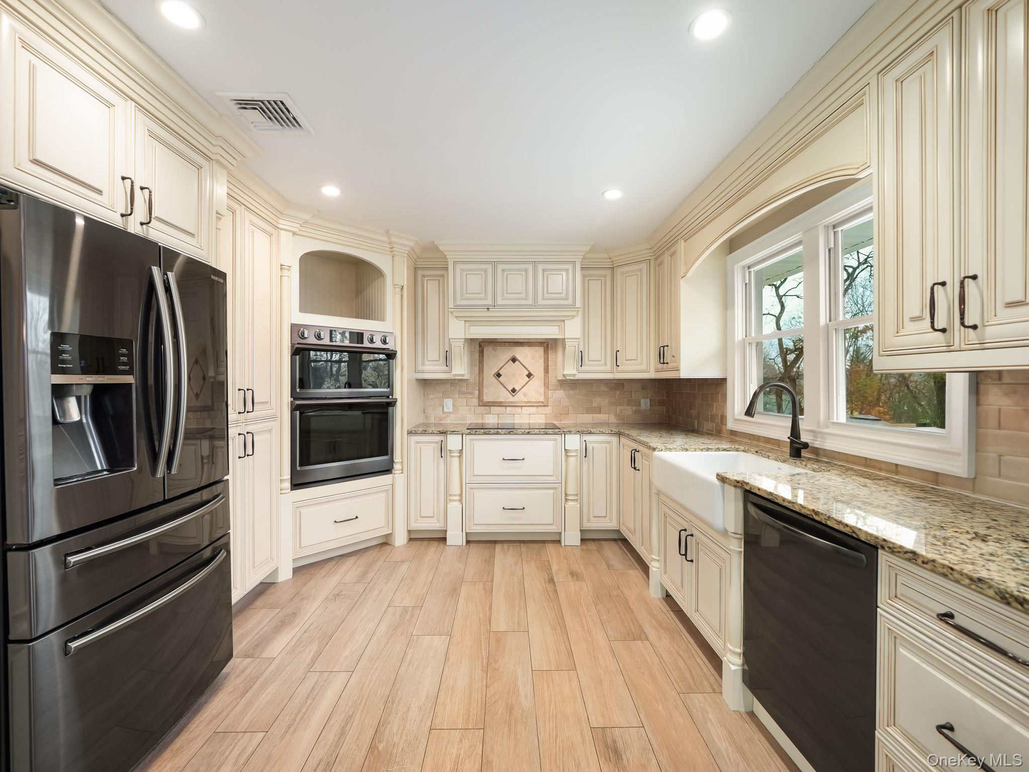 #15 photo, 168 N Lincoln Street, Pearl River , NY 10965