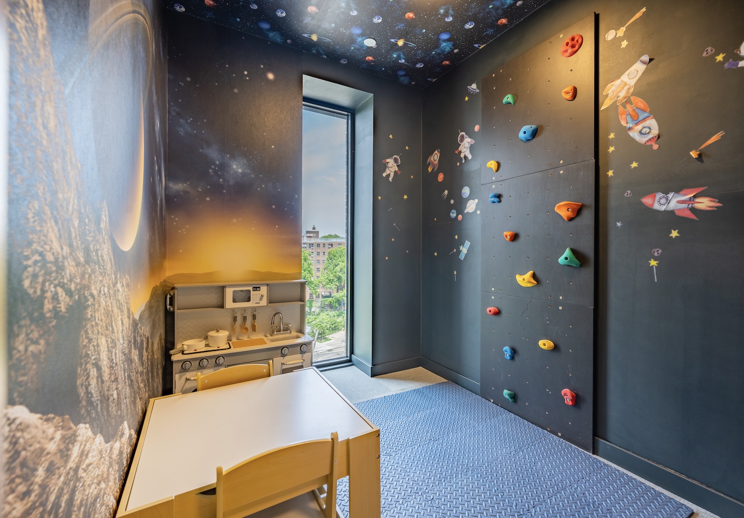 #10 photo, 30-05 Vernon Boulevard, Astoria , NY 11102