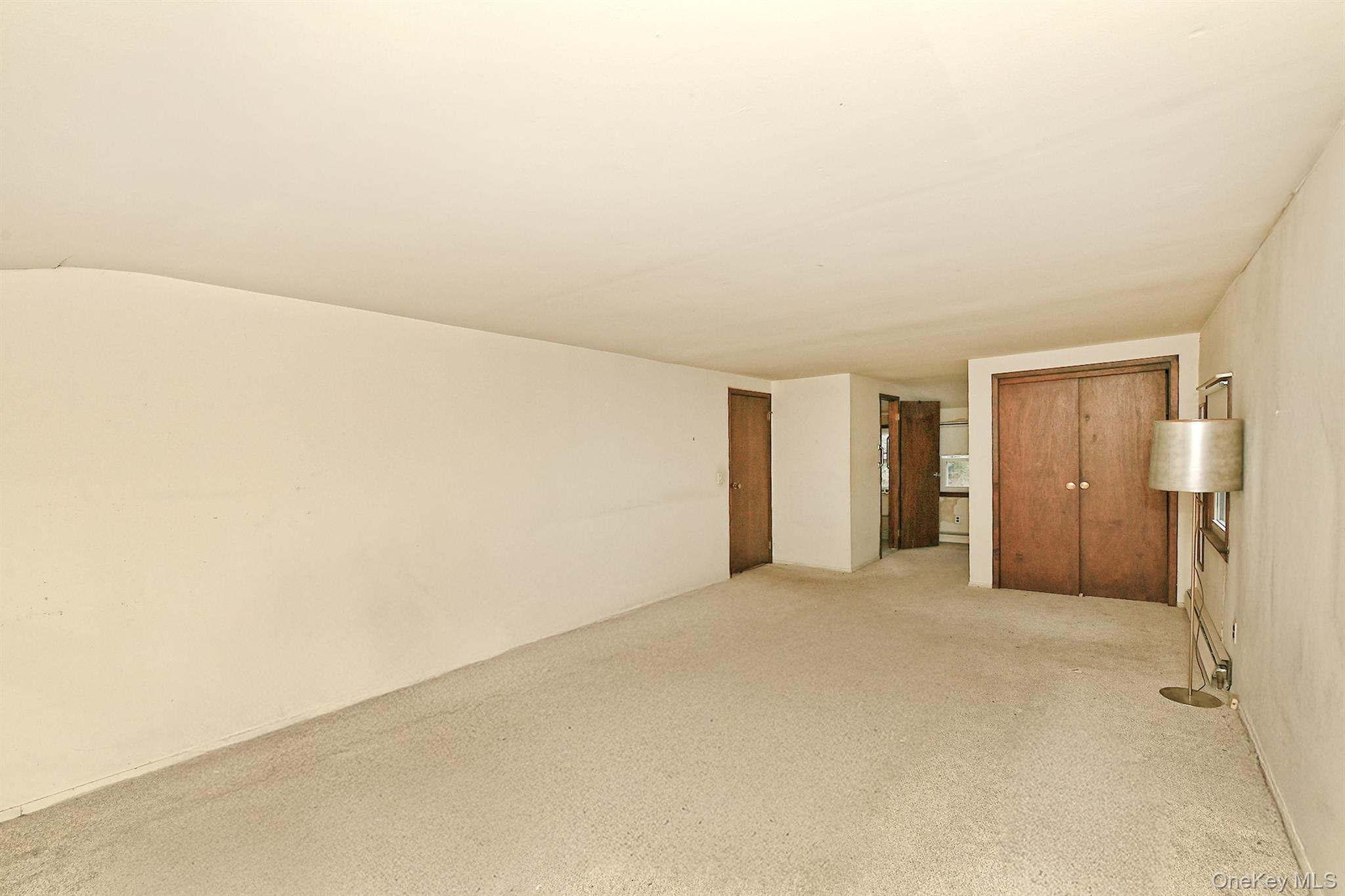 #17 photo, 6 Duquesne Drive, سوفولك Greenlawn , NY 11740