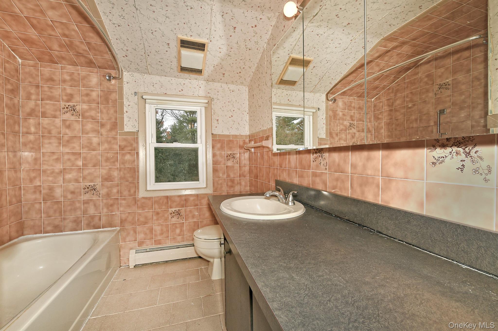 #19 photo, 6 Duquesne Drive, سوفولك Greenlawn , NY 11740