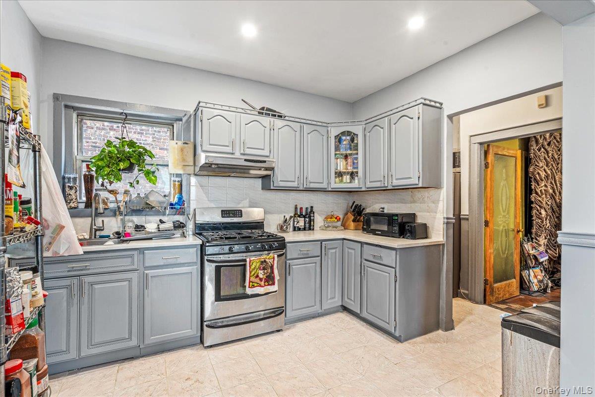 #10 photo, 938 Troy Avenue, Brooklyn , NY 11203