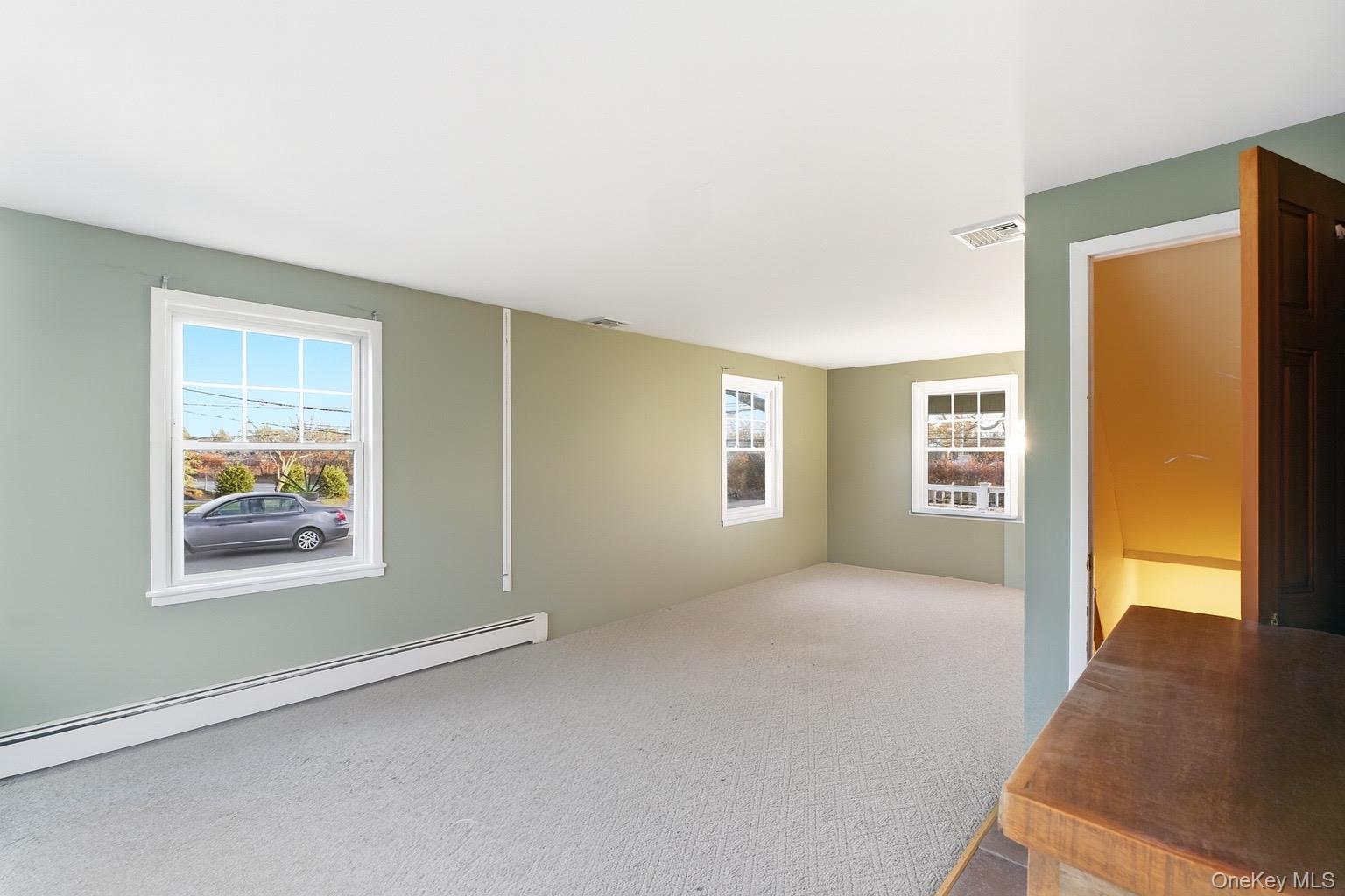 #10 photo, 2011 Orinoco Drive, West Islip , NY 11795