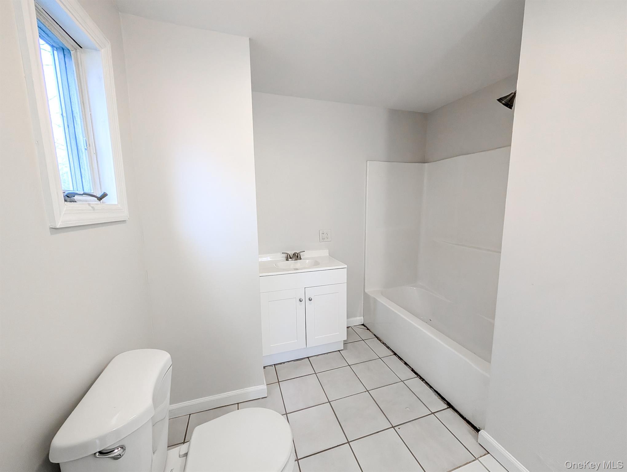 #13 photo, 1932 Joshuas Path, Central Islip , NY 11722