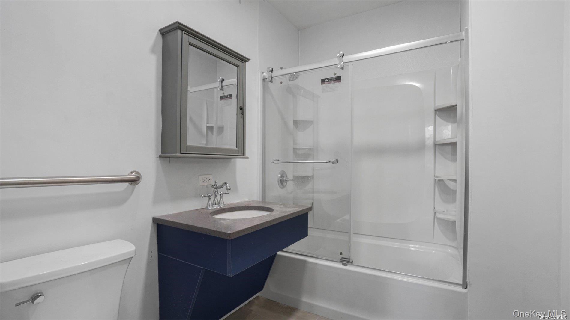 #19 photo, 106-25 Guy R Brewer Boulevard, Jamaica , NY 11433