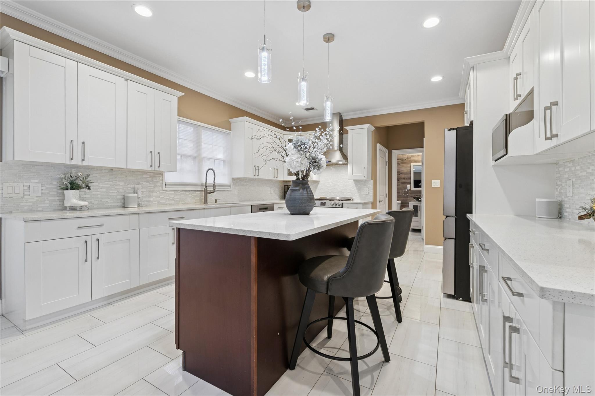 #10 photo, 5 Vernon Street, Plainview , NY 11803