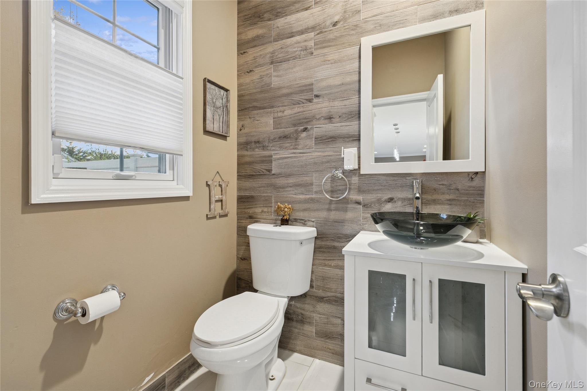 #15 photo, 5 Vernon Street, Plainview , NY 11803