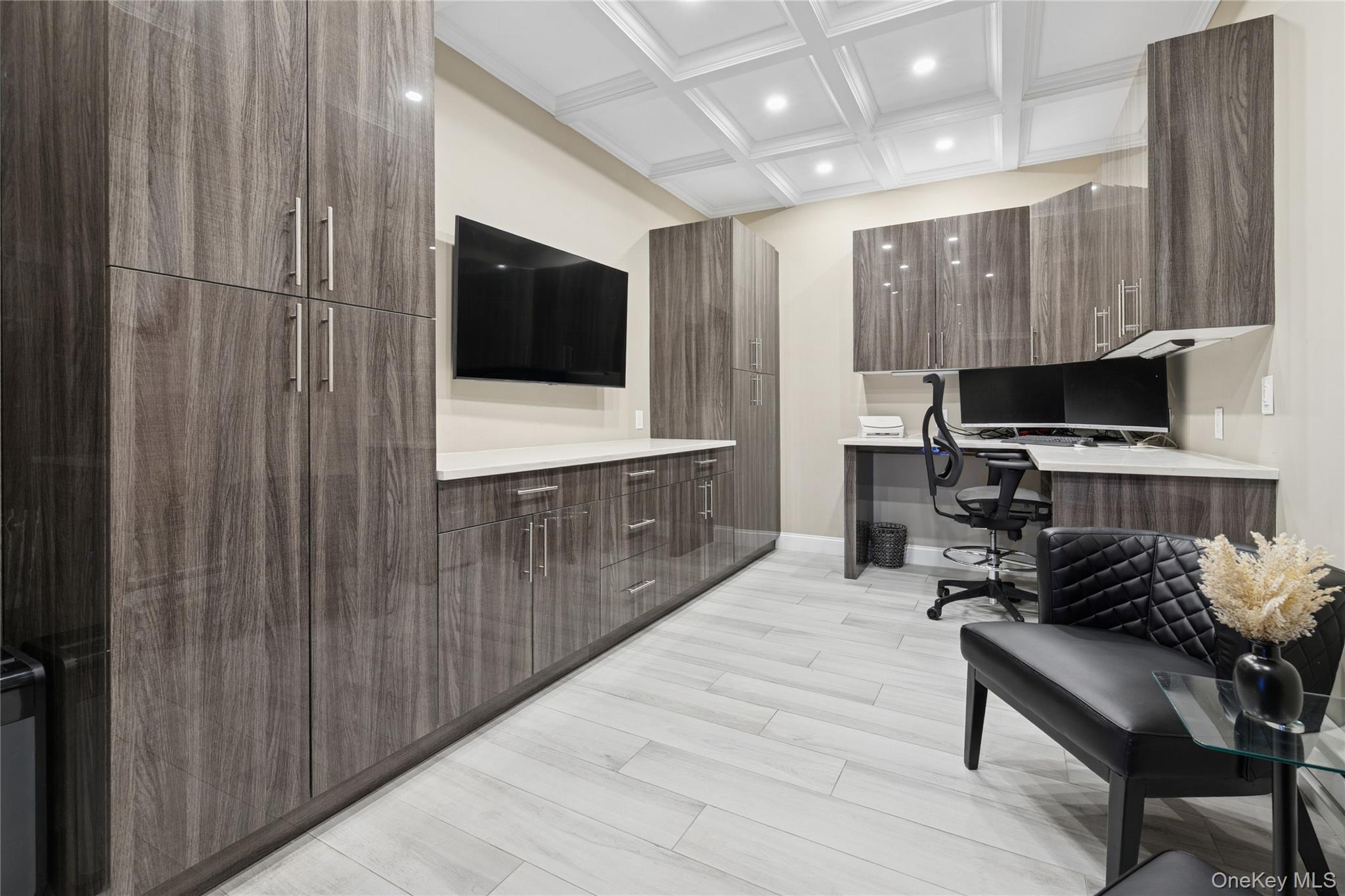 #16 photo, 5 Vernon Street, Plainview , NY 11803