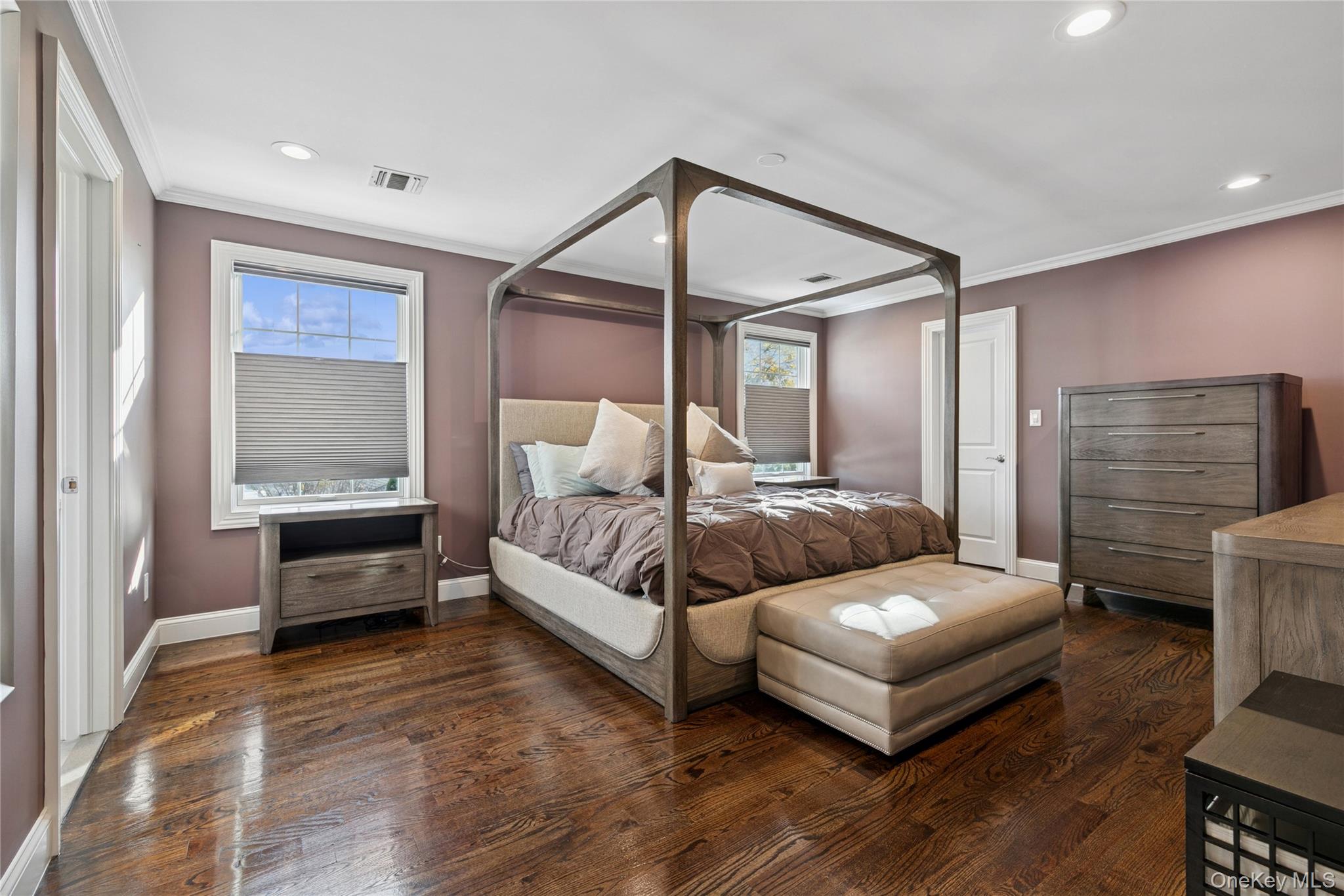 #18 photo, 5 Vernon Street, Plainview , NY 11803