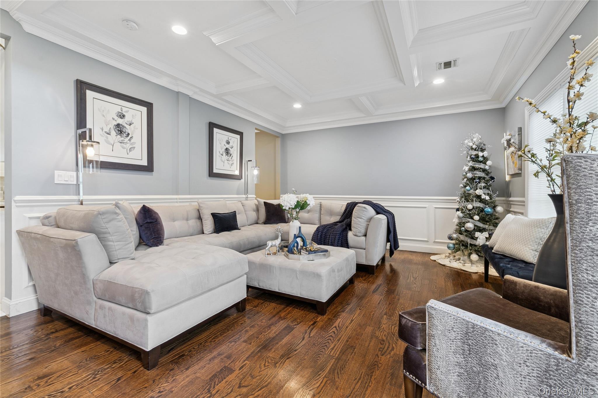 #3 photo, 5 Vernon Street, Plainview , NY 11803